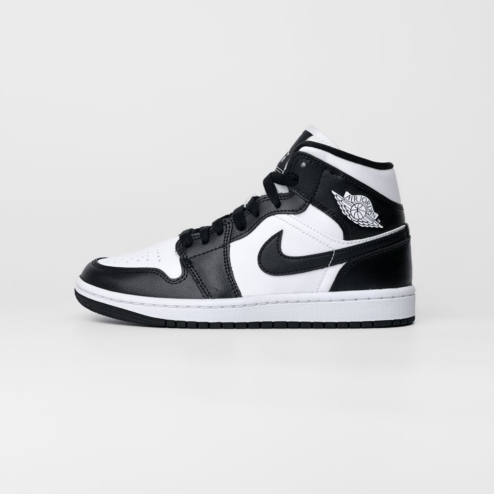 Aj1 white and store black