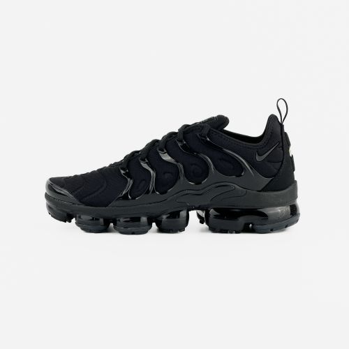 Nike air store vapormax plus triple