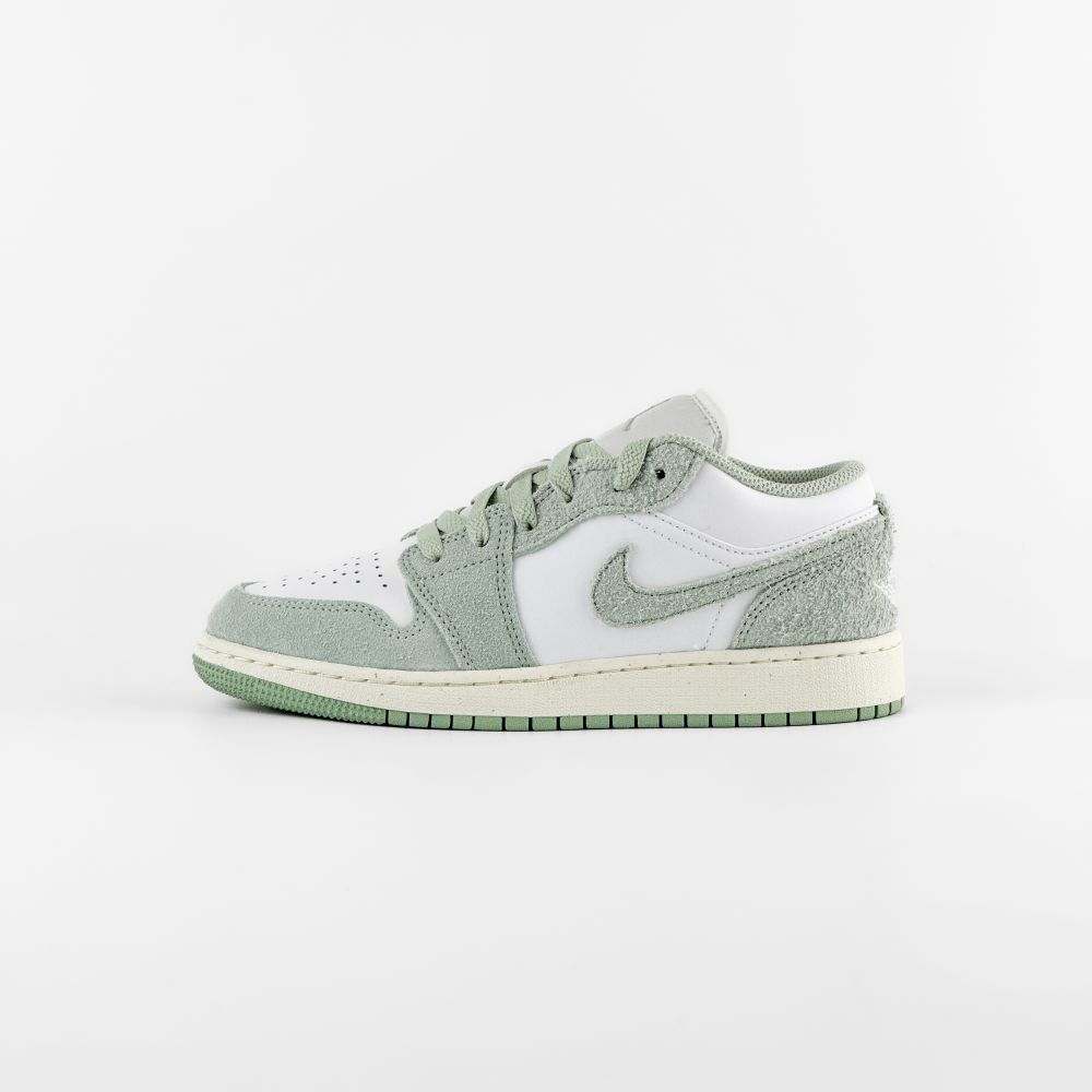 Nike Air Jordan 1 Low SE Seafoam