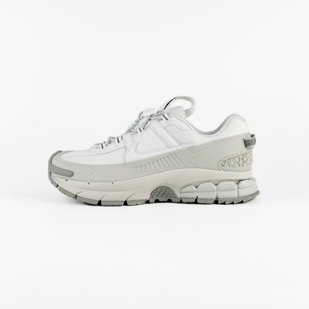 Nike Zoom Vomero Roam Summit White Light Bone